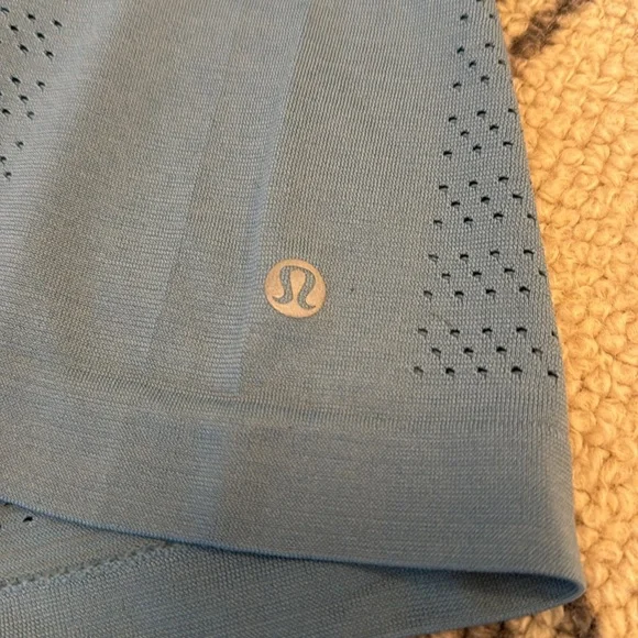 Lululemon size 6 tees in coral and sea foam. Both are in Great condition - Picture 5 of 8